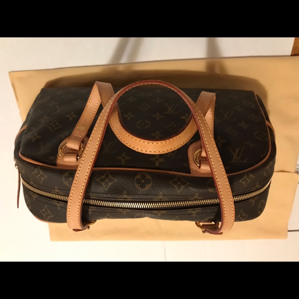Authentic Louis Vuitton Montorgueil GM Bag in Monogram Canvas - Picture 10 of 16